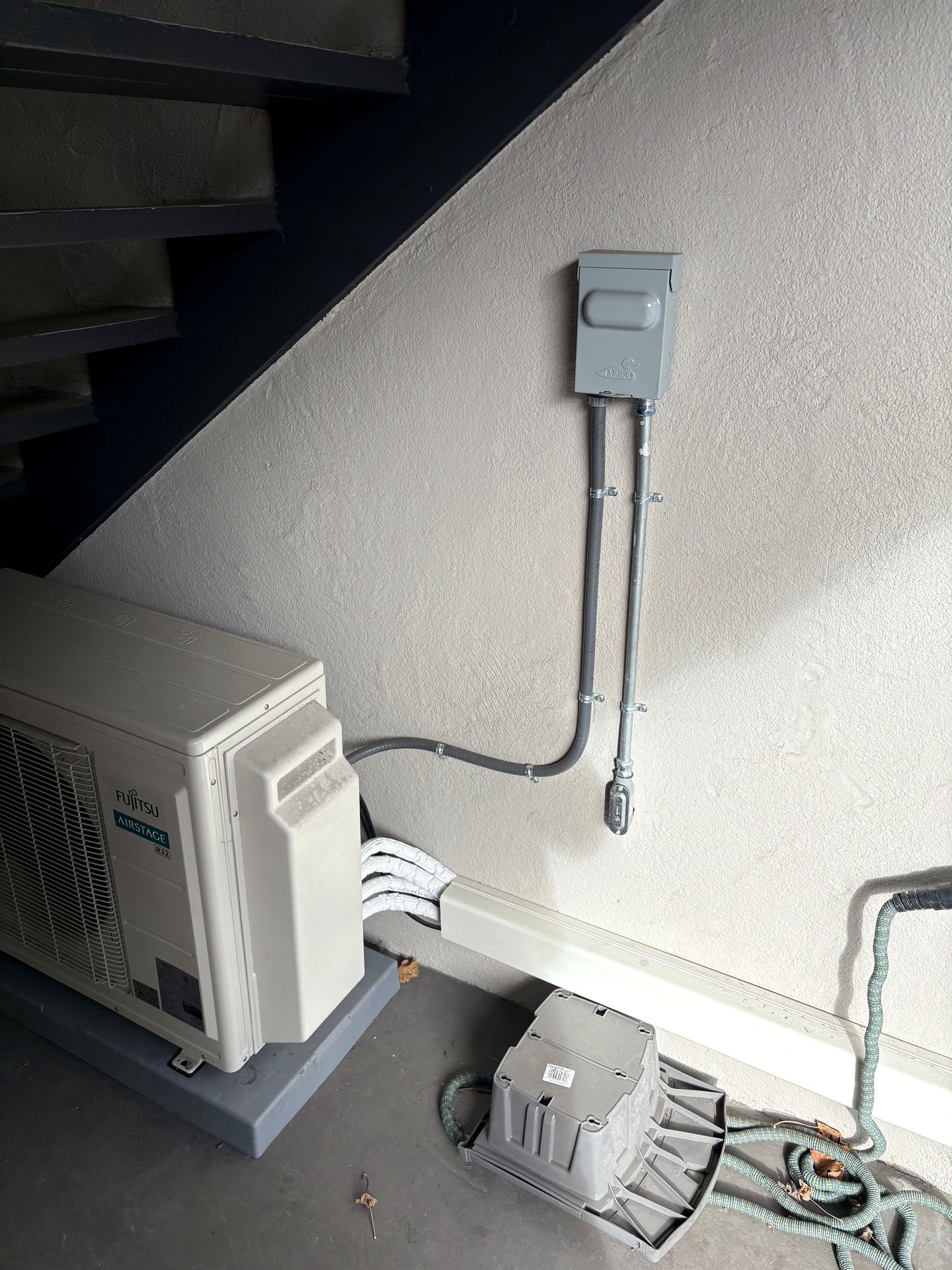 Mini-split A/C disconnect installation