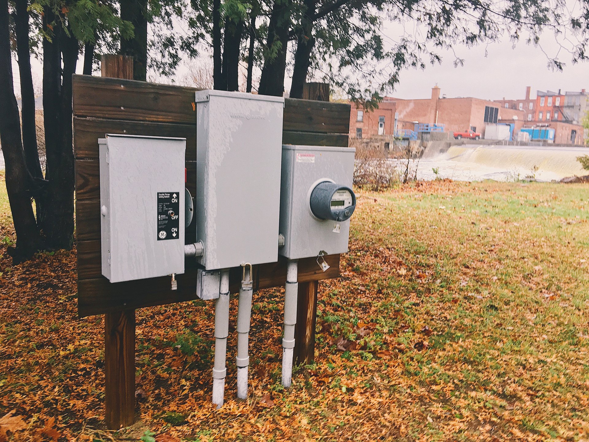 Tesla Powerwall and standby generator side-by-side